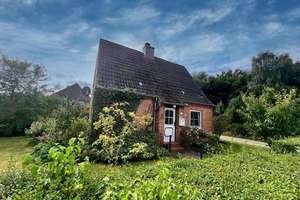 Charmantes Einfamilienhaus  – Die vollständige Adresse der Immobilie erhältst du vom Anbieter., 23701 Eutin – Vorschaubild 2