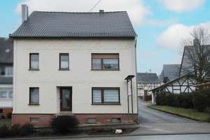 7-Zi.-Zuhause mit großem Garten inkl. zwei kleiner Nebengebäude – Die vollständige Adresse der Immobilie erhältst du vom Anbieter., 55483 Dickenschied – Vorschaubild 1