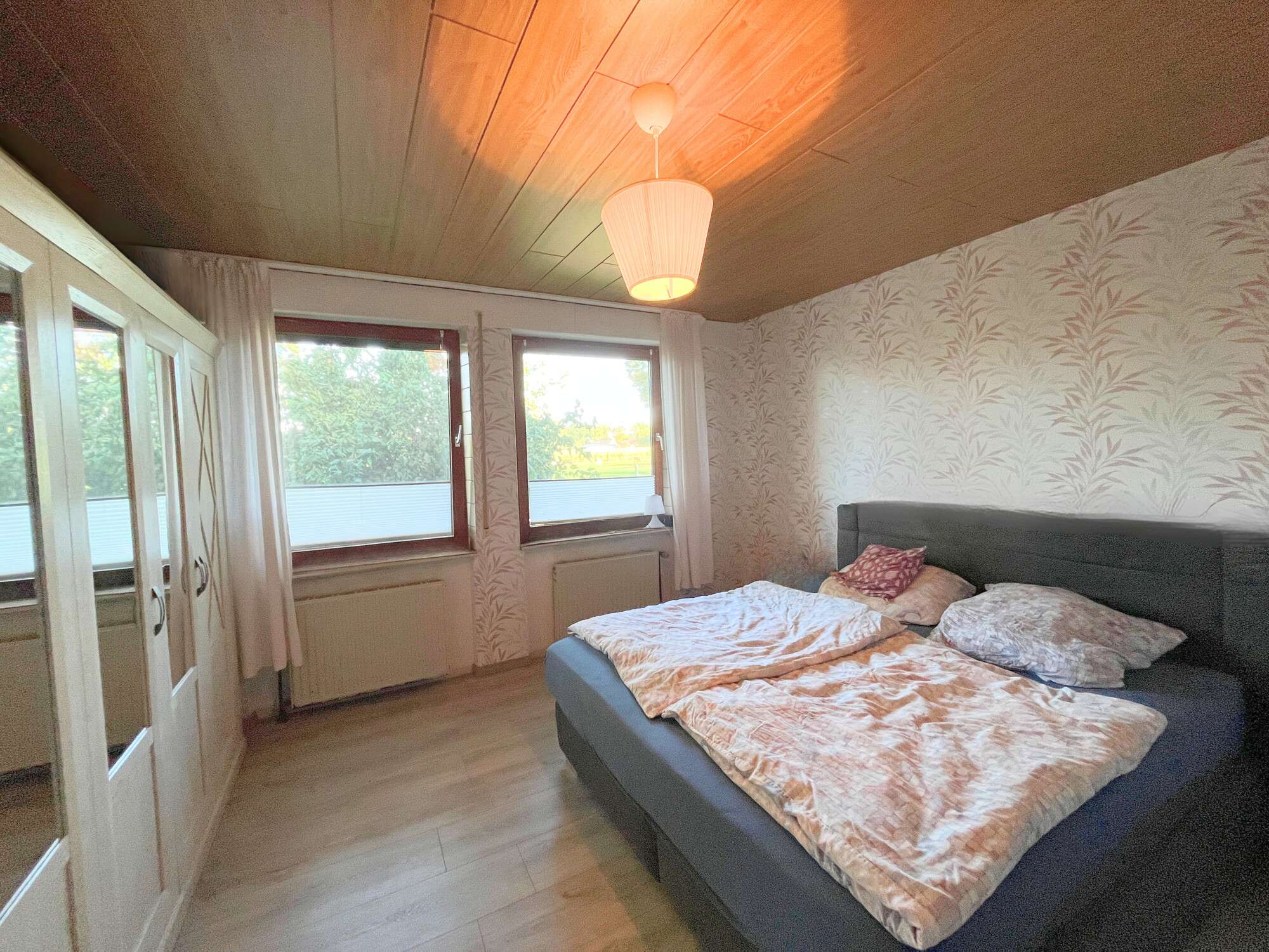 Immobilie in Friesoythe - Ruheoase mit viel Platz: Großes Einfamilienhaus & Einliegerwohnung auf ca. 1.023 m² Grundstück - Bild 6