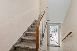 Gepflegtes 3-Fam.-Haus in verkehrsberuhigter Lage von Opladen mit bezugsfreier 4-Zimmer-EG-Wohnung! – Die vollständige Adresse der Immobilie erhältst du vom Anbieter., 51379 Opladen, Leverkusen – Vorschaubild 10