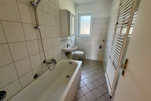 Frisch renovierte 3-Zimmer-Wohnung mit Balkon und schönem Blick ins Grüne – Burgwall 20, 38229 Gebhardshagen, Salzgitter – Vorschaubild 7