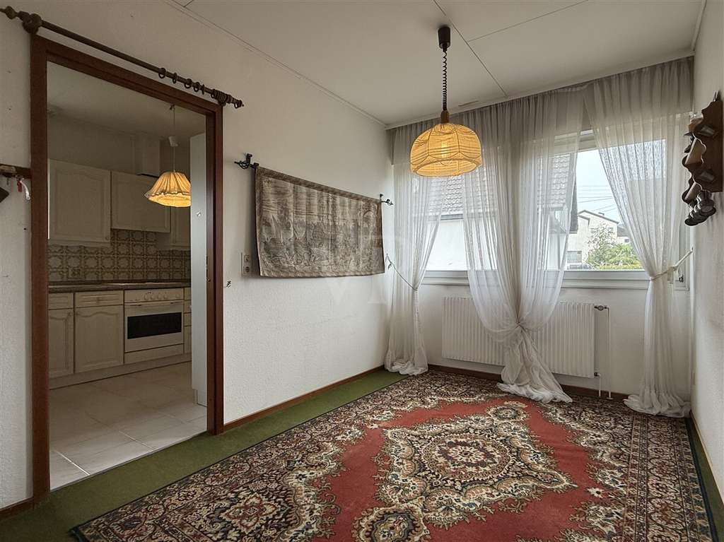 Immobilie in Siebeldingen - Familienfreundliches Einfamilienhaus mit guter Raumaufteilung, Garten und Garage - Bild 4