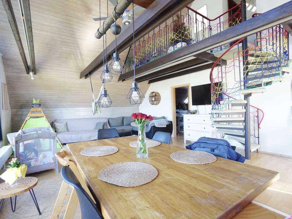 Wohnen/Essen im 1. DG