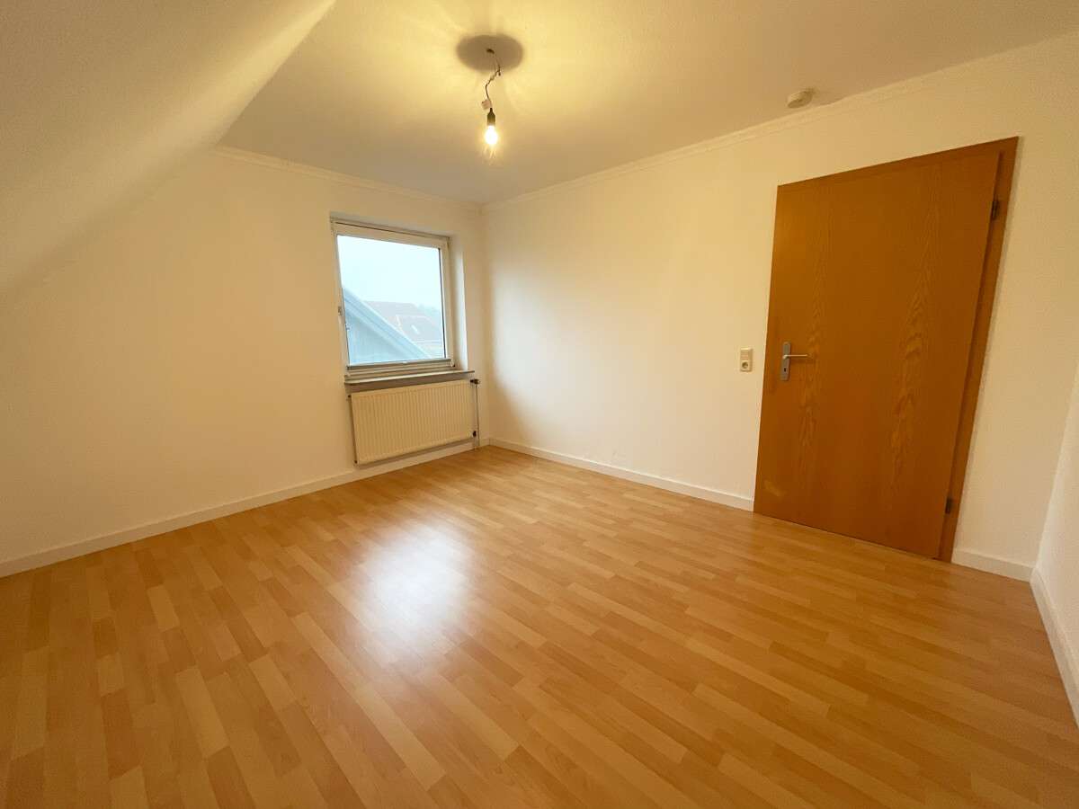 Immobilie in Niebüll - Schöne 2 Zimmer Dachgeschosswohnung – ruhig gelegen in Niebüll - Bild 3