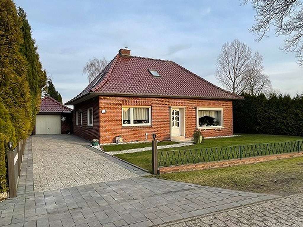 Immobilie in Großefehn - Ansprechender Bungalow in idyllischer Wiekenlage von Spetzerfehn - Bild 0