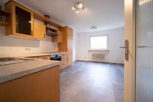Stillvolle, moderne, möblierte 2 Zi Whg mit TG und EBK – Kärntner Str. 00, 65203 Biebrich, Wiesbaden – Vorschaubild 3
