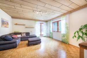 Gepflegtes Einfamilienhaus mit gepflegter Ausstattung in ruhiger Lage in Laub – Die vollständige Adresse der Immobilie erhältst du vom Anbieter., 93197 Zeitlarn – Vorschaubild 2