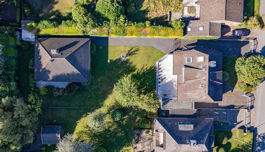 Bild von Zwei Häuser. Ein Zuhause.