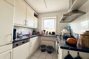 Helle und gepflegte Dachgeschoss-Wohnung mit Balkon und Einbauküche sowie TG-Stellplatz – 68259 Wallstadt, Mannheim – Vorschaubild 4