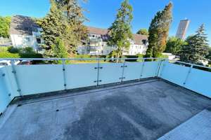 *Schöner Balkon*Charmante Dachgeschosswohnung in grüner Lage*