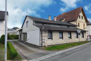 POTENZIAL IN IDYLLISCHER FAMILIÄRER UMGEBUNG – Die vollständige Adresse der Immobilie erhältst du vom Anbieter., 96524 Neuhaus-Schierschnitz – Vorschaubild 1
