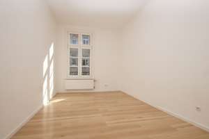 ALTBAUWOHNUNG IN INNENSTADTLAGE! Ca. 107 m² Wfl, 4 Zimmer, 3 Schlafzimmer, 1 Badezimmer und Garage. – Die vollständige Adresse der Immobilie erhältst du vom Anbieter., 65185 Mitte, Wiesbaden – Vorschaubild 15