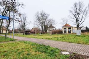3,5-Raum-Maisonette mit gr. Balkon, inkl. EBK, Außenjalousien, Möbelübernahme mgl., SUV-TG-SP mgl. – Die vollständige Adresse der Immobilie erhältst du vom Anbieter., 4178 Burghausen-Rückmarsdorf, Leipzig – Vorschaubild 5