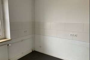 Sehr großzügige Zweizimmerwohnung im dritten Obergeschoss ohne Aufzug! – Dr.-Luppe-Platz 2, 90443 Steinbühl, Nürnberg – Vorschaubild 8