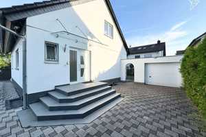 FAMILIENTRAUM MIT GARTEN 🌳 Charmantes Einfamilienhaus in ruhiger Lage von Kelsterbach! – Groß-Gerau (Kreis) – Vorschaubild 1