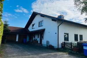 Saniertes Einfamilienhaus (DHH) mit Garage in Ampfing - provisionsfrei – Die vollständige Adresse der Immobilie erhältst du vom Anbieter., 84539 Ampfing – Vorschaubild 1