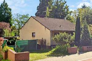 Freistehendes Einfamilienhaus mit großem Garten in Duisburg Rumeln-Kaldenhausen – Die vollständige Adresse der Immobilie erhältst du vom Anbieter., 47239 Rumeln-Kaldenhausen, Duisburg – Vorschaubild 2