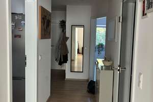 Moderne 2,5-Zimmer-Wohnung mit Wintergarten, Garten, Terrasse & Stellplatz in ruhiger Sackgasse