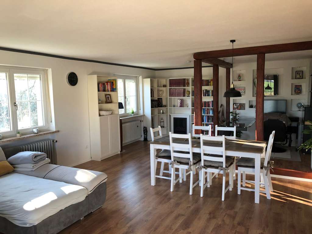 Immobilie in Kraiburg - Zweifamilienhaus in Weilerlage mit Freisitz, Werkstatt und Großgarage - Bild 3