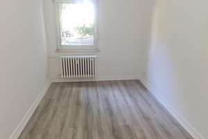 Renovierte 3-Zimmer-Erdgeschosswohnung zu vermieten- 300 € Wunschgutschein* inklusive! – Ottokarstraße 34, 47166 Bruckhausen, Duisburg – Vorschaubild 2