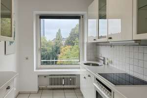Stilvolle Wohnung mit optimalem Lichteinfall und Blick ins Grüne – Die vollständige Adresse der Immobilie erhältst du vom Anbieter., 40239 Düsseltal, Düsseldorf – Vorschaubild 7