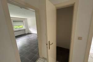 Gepflegte 3-Zimmer-Wohnung mit großem Balkon in Dortmund-Hombruch – Solbergweg 82, 44225 Barop, Dortmund – Vorschaubild 8