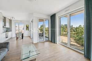 Wohnen auf höchstem Niveau - Exklusive 3-Zimmer-Wohnung mit Tiefgaragenstellplatz & Seeblick – Die vollständige Adresse der Immobilie erhältst du vom Anbieter., 40549 Heerdt, Düsseldorf – Vorschaubild 4