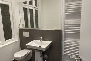 Sanierte 3 Zimmer - Altbauwohnung in Mitten der Duisburger Innenstadt zu vermieten. – Kuhstraße 23-25, 47051 Altstadt, Duisburg – Vorschaubild 1