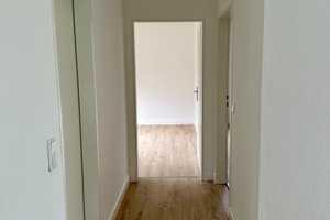 Exklusive 3,5-Zimmer-Maisonette mit 150 m² und eigenem Garten – Weberstraße 10, 61350 Hochtaunuskreis – Vorschaubild 3