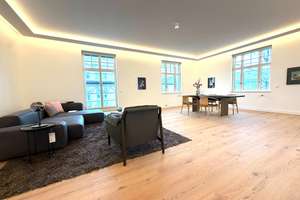 Repräsentative Altbauwohnung mit Blick auf den Winthirplatz – Die vollständige Adresse der Immobilie erhältst du vom Anbieter., 80634 Neuhausen, München – Vorschaubild 2