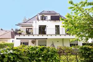** MODERNES DESIGN TRIFFT GEMÜTLICHKEIT, DACHGESCHOSSWOHNUNG MIT GALERIEFLÄCHE **