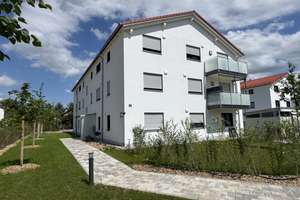 ERSTBEZUG! Sonnige moderne 3-Zimmer-Wohnung mit gefliestem Balkon in Kirchheim (Landkreis München) – Lavendelweg 8, 85551 Kirchheim bei München – Vorschaubild 2