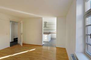 Gemütliche 2-Zimmer Altbau-Wohnung in Vaihingen – Die vollständige Adresse der Immobilie erhältst du vom Anbieter., 70563 Vaihingen-Mitte, Stuttgart – Vorschaubild 1