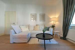 möblierte lichtdurchflutete 2-Zi Altbauwohnung im Stuttgarter Süden mit Balkon – Hahnstraße 43, 70199 Heslach, Stuttgart – Vorschaubild 4