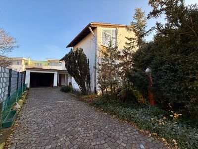 Exponiertes Einfamilienhaus mit 220 m² Wohnfläche, in Ludwigshafen-Gartenstadt zu verkaufen.
