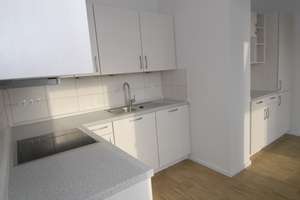TRAUMHAFTE PENTHOUSEWOHNUNG! 3 Zimmer, offener Wohn-/Essbereich, riesige Dachterrasse! – Fasanenweg 43, 22851 Norderstedt – Vorschaubild 3