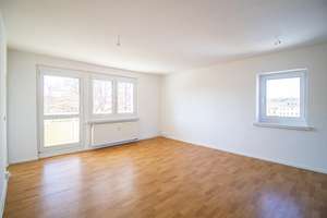 Helle Familienwohnung mit 68 qm + Loggia + PkW- Stellplatz!!! – Limbacher Straße 161, 9116 Altendorf, Chemnitz – Vorschaubild 3