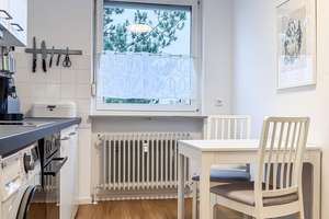 Mit sonnigem Balkon: Möbliertes Zimmer in großzügiger 2er WG – Steinforststr. 38, 91056 Heiligenloh, Erlangen – Vorschaubild 4