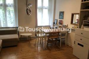 Tauschwohnung: Ruhige Altbauwohnung mit privatem Hinterhof in Tiergarten