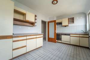 Zweifamilienhaus: Eigennutzung + Vermietung | großes Grundstück | 8 Stellplätze | ruhige Lage – Die vollständige Adresse der Immobilie erhältst du vom Anbieter., 89079 Gögglingen, Ulm – Vorschaubild 11