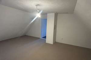 Renovierte, modernisierte Doppelhaushälfte mit 8 Zimmern in Ebnath – Die vollständige Adresse der Immobilie erhältst du vom Anbieter., 95683 Ebnath – Vorschaubild 11