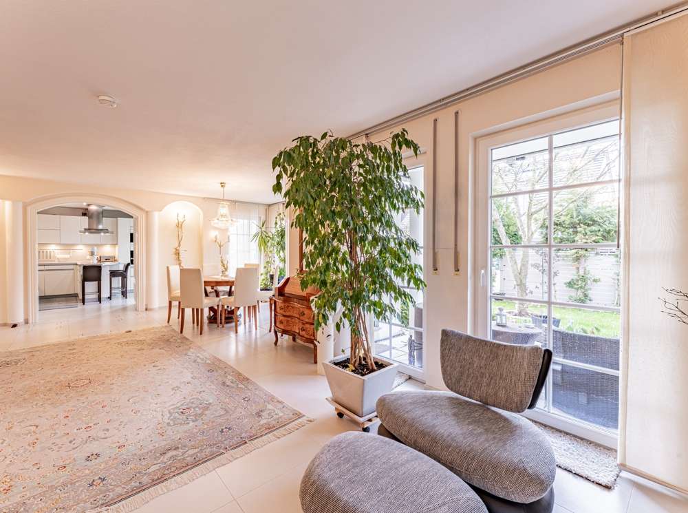 Immobilie in Hallbergmoos - Hallbergmoos - Großzügiges Familienanwesen mit erholsamer Sonnenterrasse - Bild 3