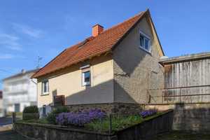Gemütliches Fachwerkhäuschen mit 3er Garage und Garten in Rixfeld! – Vogelsbergkreis – Vorschaubild 2