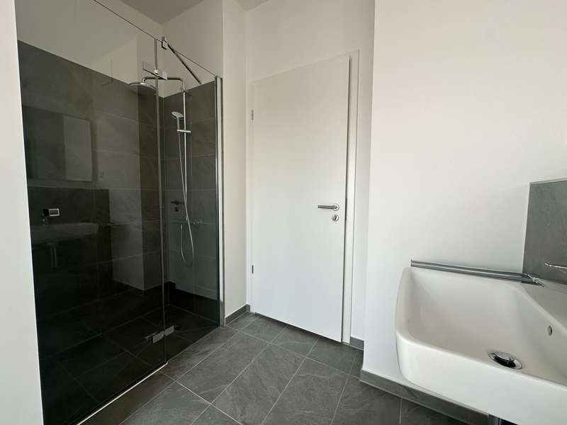 **Erstbezug** Helle 4-Raum-Wohnung mit Loggia in Dresden-Friedrichstadt - Photo 2