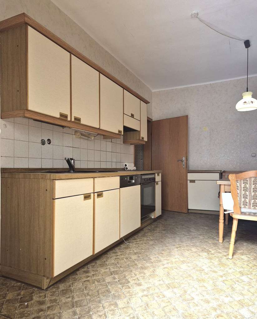 Immobilie in Bensheim - Doppelhaushälfte zum Renovieren - sofort verfügbar! - Bild 2