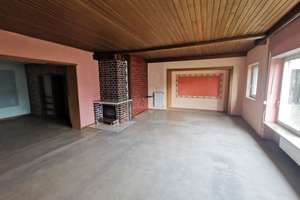 Viel Potenzial in bester Wohnlage – Wohnhaus mit großem Wohnzimmer, Südterrasse und gr.Grundstück – Die vollständige Adresse der Immobilie erhältst du vom Anbieter., 84137 Vilsbiburg – Vorschaubild 4