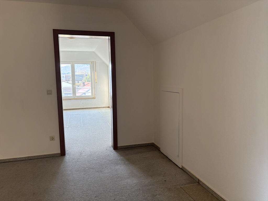 Immobilie in Freudental - Sofort frei: Großzügige, gepflegte 4-Zimmer-Maisonette-ETW 
mit Balkon und TG-Stellplatz - Bild 7
