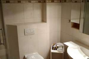 Von Privat: Gepflegte Wohnung mit zwei Zimmern sowie Balkon und EBK in Hamburg-Hausbruch – Hausbrucher Straße 89, 21147 Hausbruch, Hamburg – Vorschaubild 9