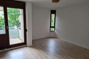 Gepflegte 1-Zimmer Wohnung mit Stellplatz – Die vollständige Adresse der Immobilie erhältst du vom Anbieter., 70435 Zuffenhausen-Mitte, Stuttgart – Vorschaubild 2