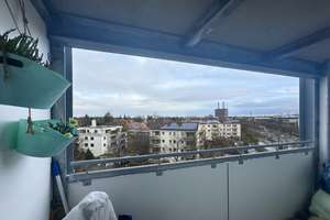 1-Zimmer-Apartment mit separater Küche und Loggia mit Fernblick – Die vollständige Adresse der Immobilie erhältst du vom Anbieter., 81476 Forstenried, München – Vorschaubild 2